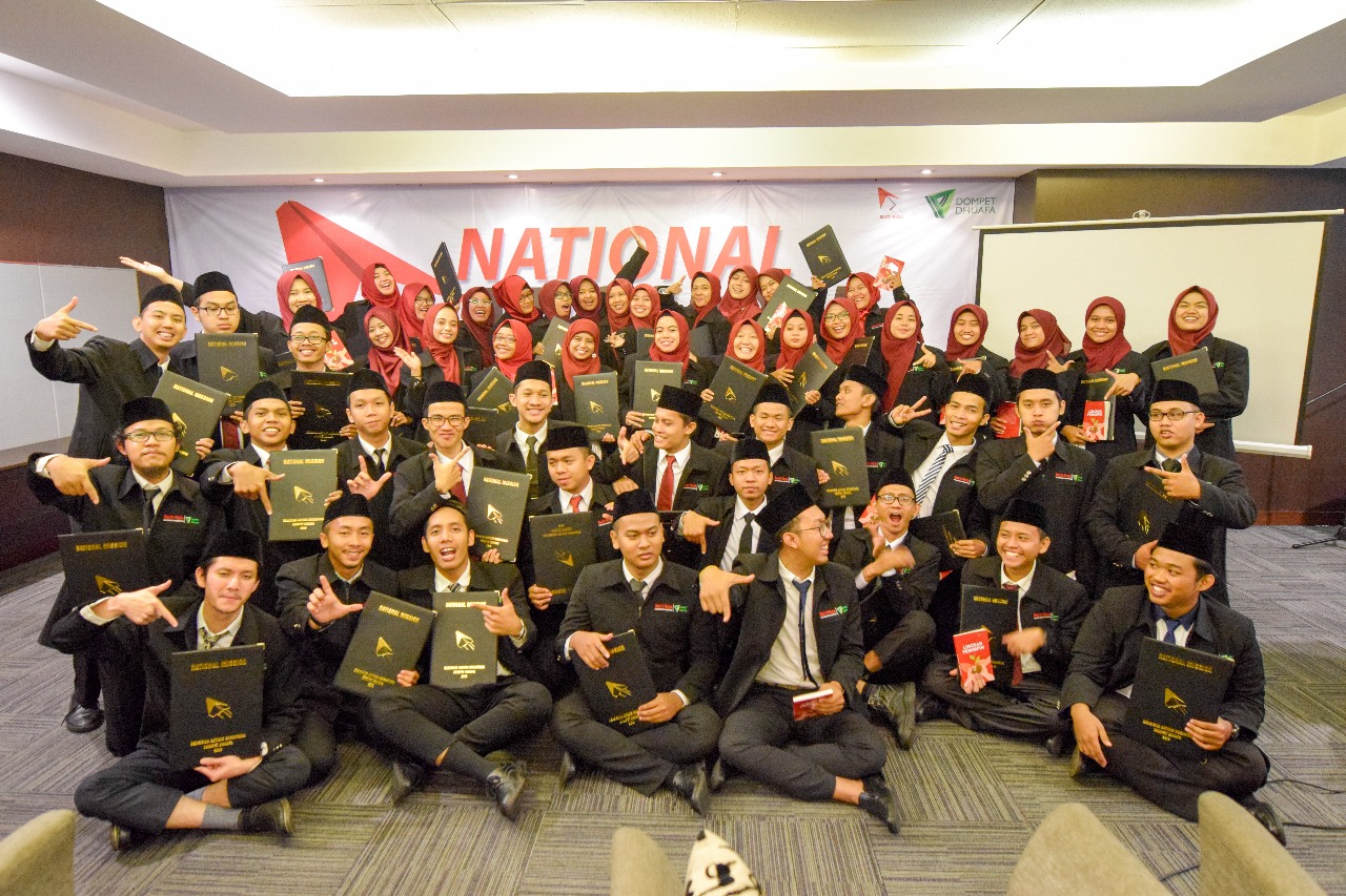 Pemuda penerima manfaat beasiswa Bhakti Nusa
